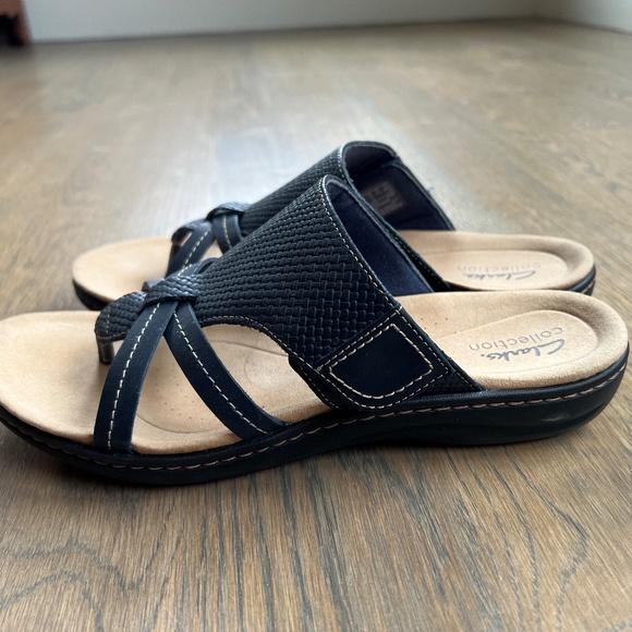 Clarks Ultimate Comfort Thong Sandals - Leather Upper - Picture 4 of 6